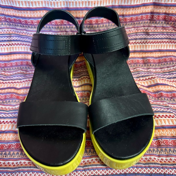 Sorel Cameron Platform Sandals - Picture 3 of 4